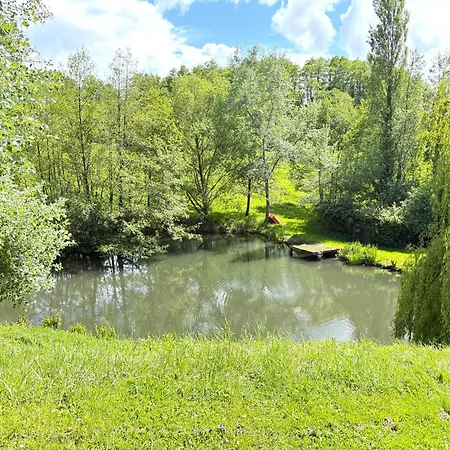 Maison De Charme En Bord D'étang Сasa de vacaciones